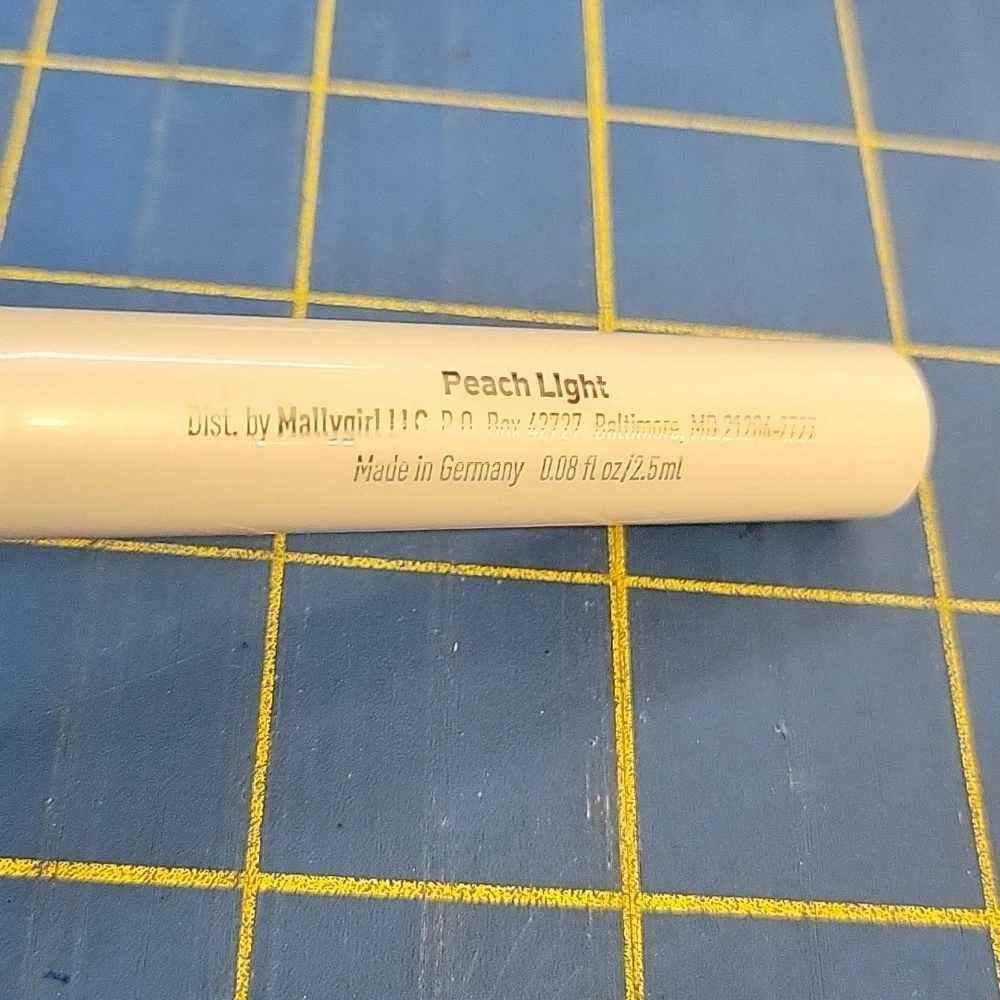 Mally Undermakeup Corrector Peach Light New